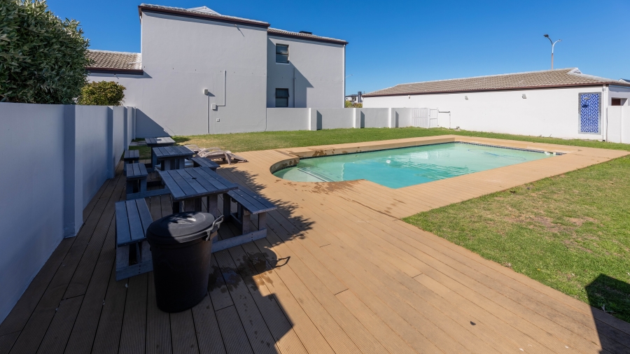 To Let 2 Bedroom Property for Rent in Big Bay Western Cape